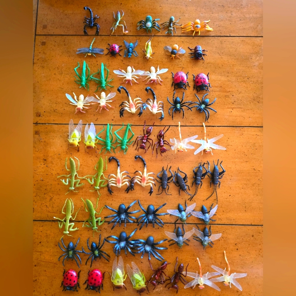 Collection Of 60 Realistic Insect Figures/Toys